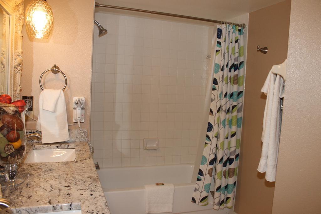 Beach Palms 404