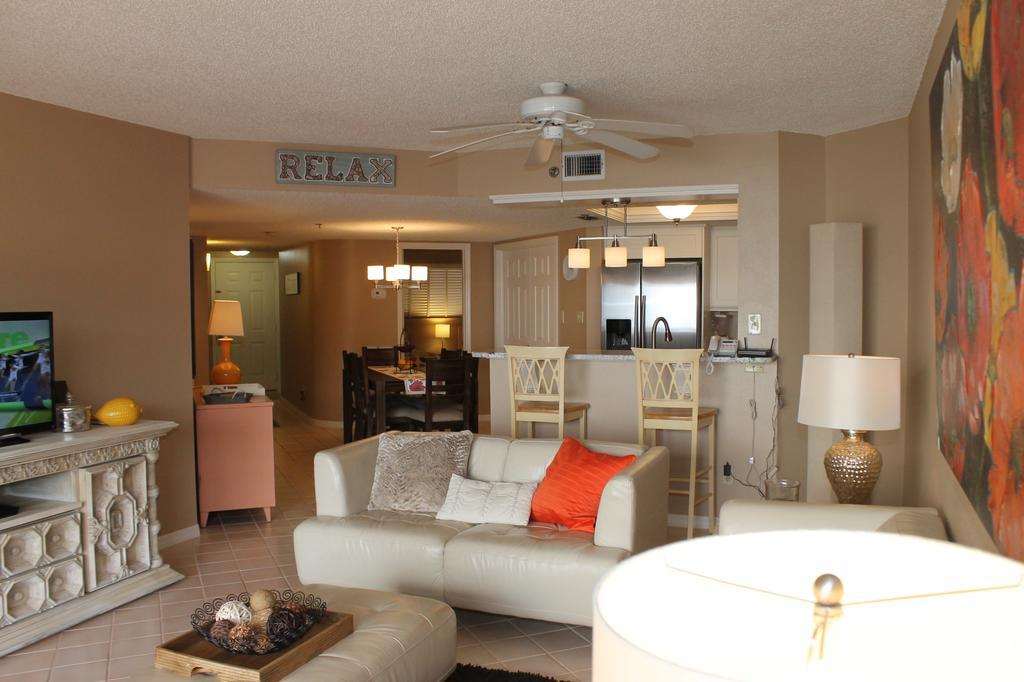 Beach Palms 404 *