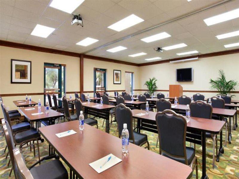 Hotel Hyatt House Miami Airport 3*