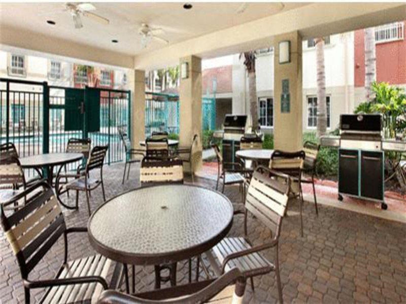 Hyatt House Miami Airport 3*