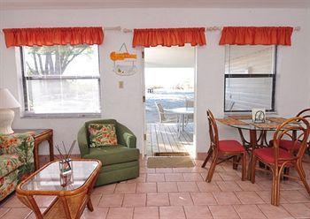 Hotel Sunset Beach House Treasure Island