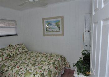 Sunset Beach House Hotel Treasure Island