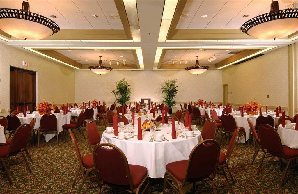 Hotel Embassy By Hilton Orlando International Drive Icon Park
