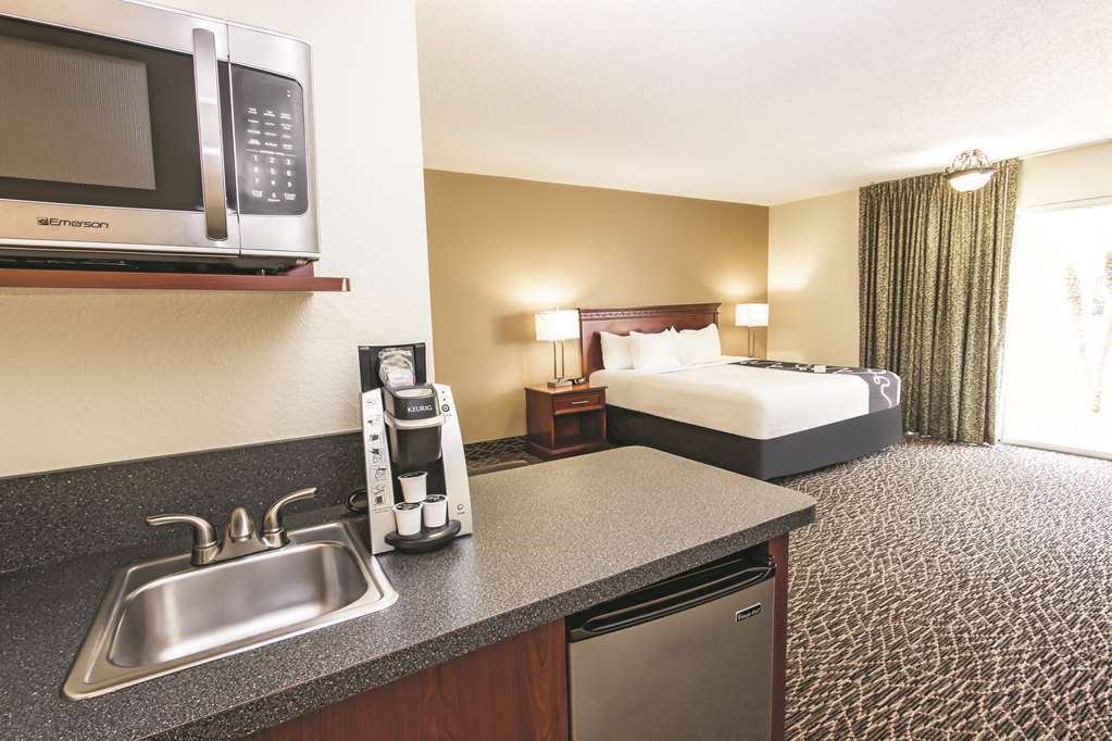 La Quinta By Wyndham Hotel