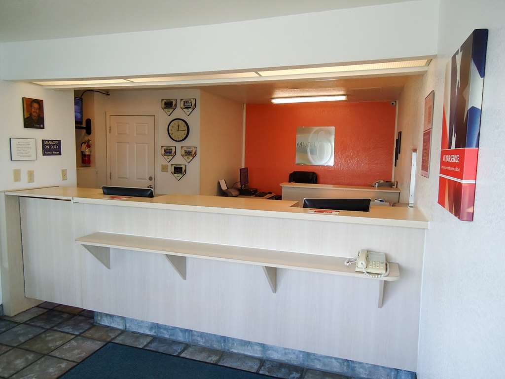 Motel 6 - West
