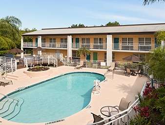 Super 8 By Wyndham Bradenton Area Motel Ellenton
