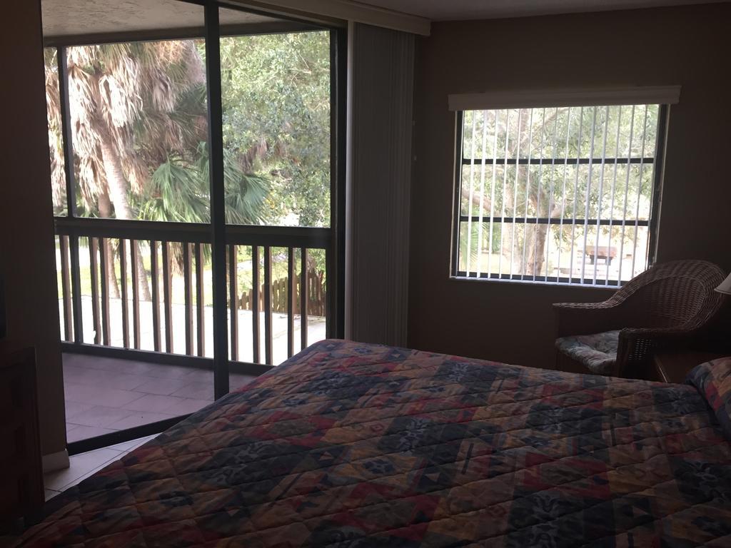 Charlotte Bay Inn 3*