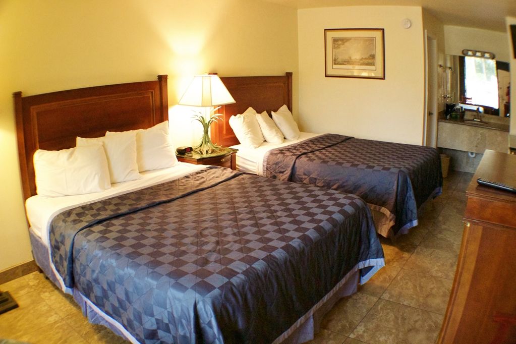 Hotel At - Pierce 3*