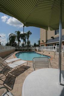 Hotel Fairfield And By Marriott Kennedy Space Center 3*