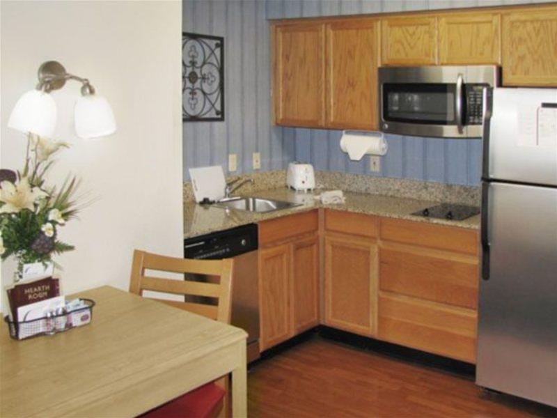 By Marriott Airport 3*