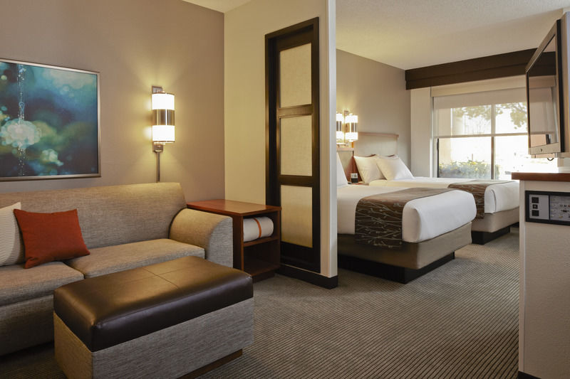 Hyatt Place Hotel 3*