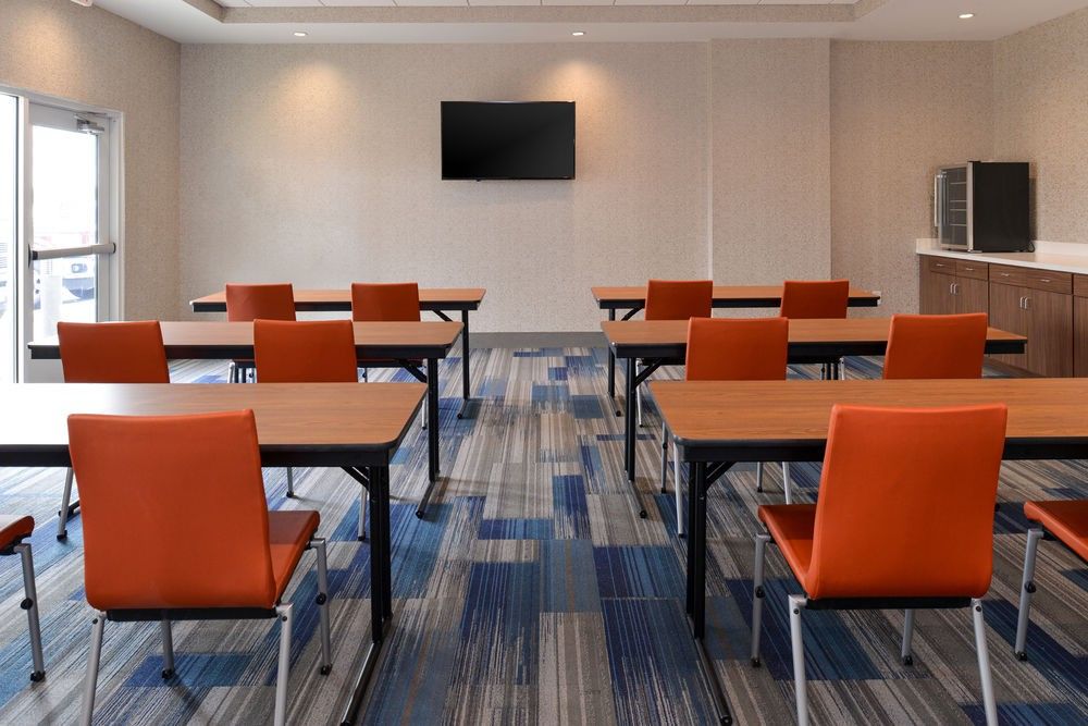 Holiday Inn Express & Suites - St. Petersburg - Madeira Beach By Ihg