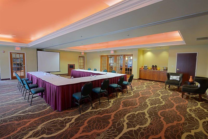 Courtyard By Marriott Lauderdale