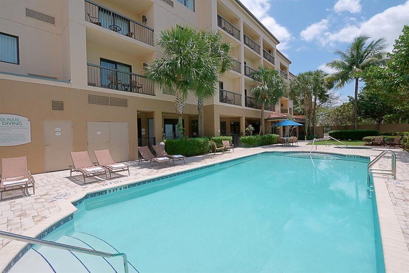 Courtyard By Marriott Lauderdale Hotel 3*