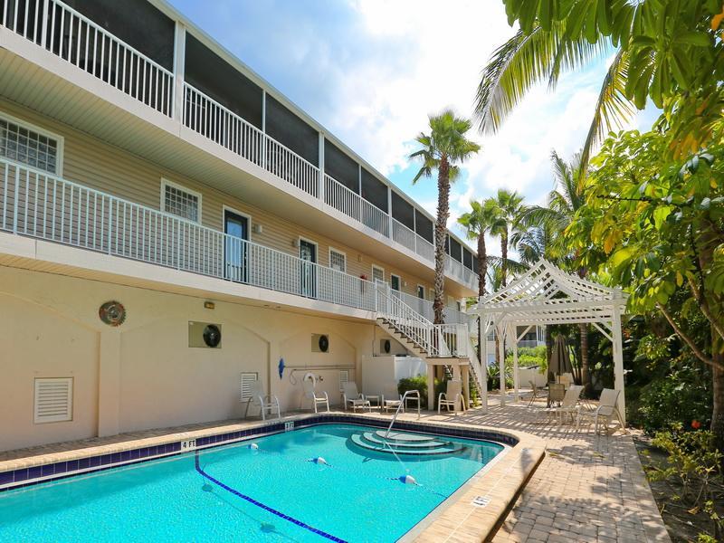 Apartment Tropical Terrace Two Bedroom *