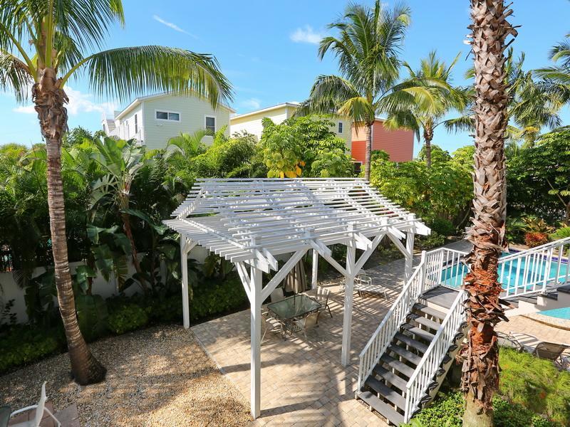 Tropical Terrace Two Bedroom * Holmes Beach