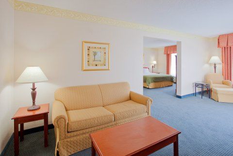 Express E - Commons Mall Area By Ihg Hotel
