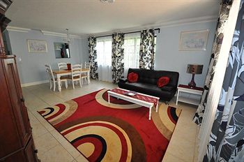 Tropicaire Lauderdale-by-the-Sea