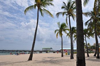 Tropicaire Lauderdale-by-the-Sea