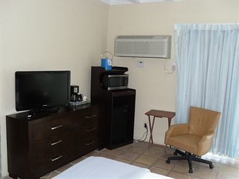 Sheldon Hotel Hollywood