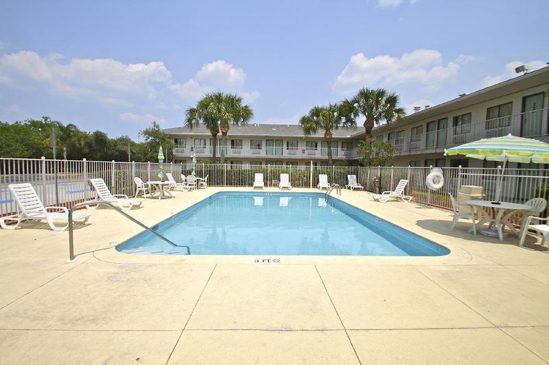 6-ft. Pierce, Fl