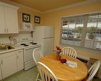 Tradewinds By Resortquest Bradenton Beach
