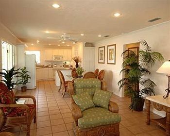 Tradewinds By Resortquest 3*