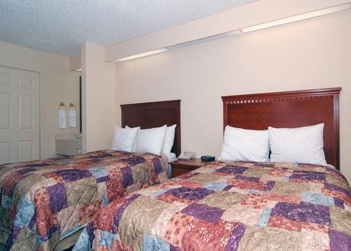 Red Roof Plus+ Hotel 3*