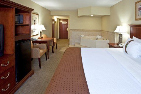 & By Ihg