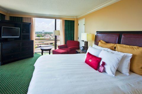 Crowne Plaza Grand Hotel 4*