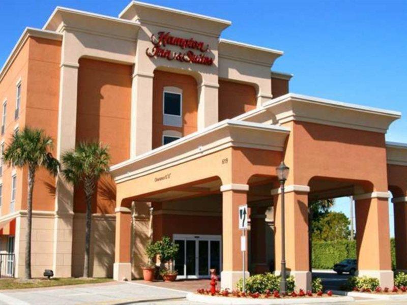 Hotel Hampton & / Myers Cape Coral