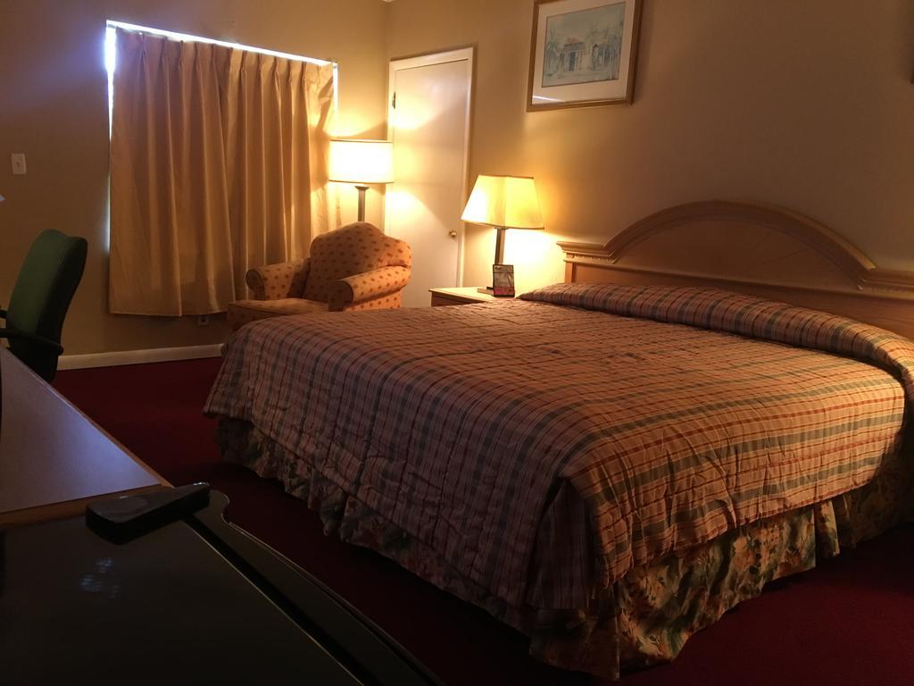 Executive Economy Motel *