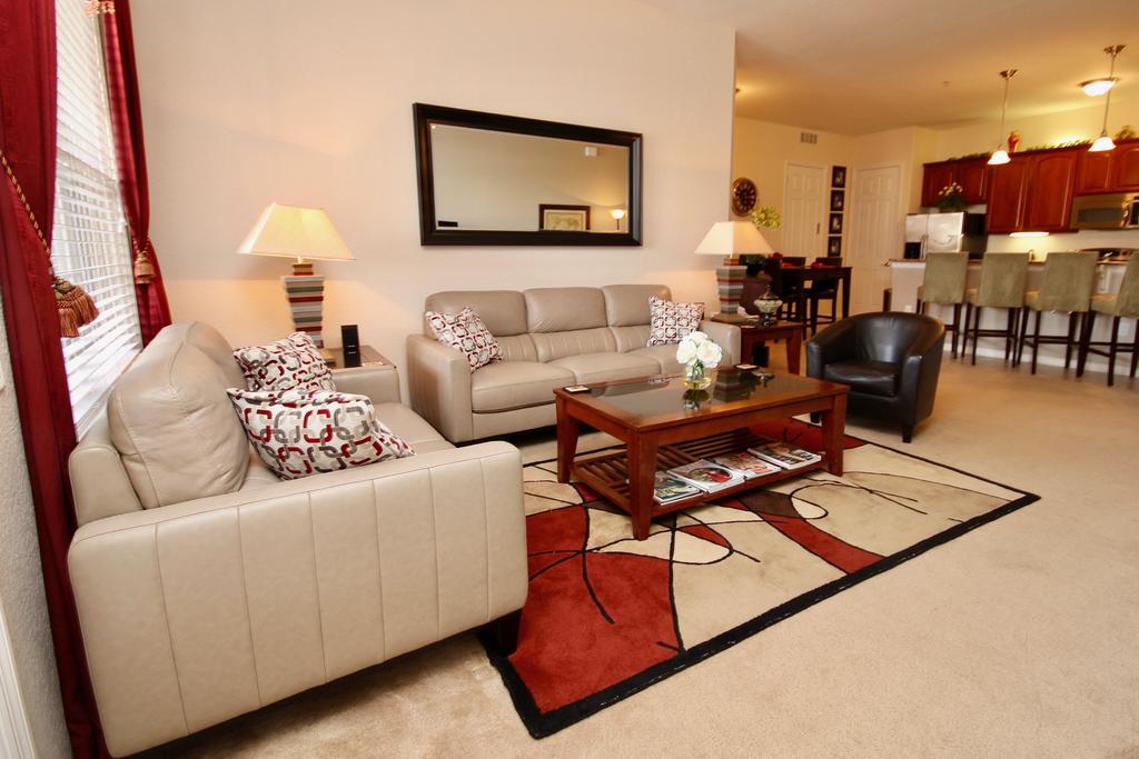 Fantastic Vista Cay: Luxury Poolside Near Theme Parks & Convention Center