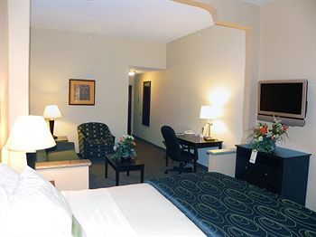 Hotel La Quinta By Wyndham Tampa