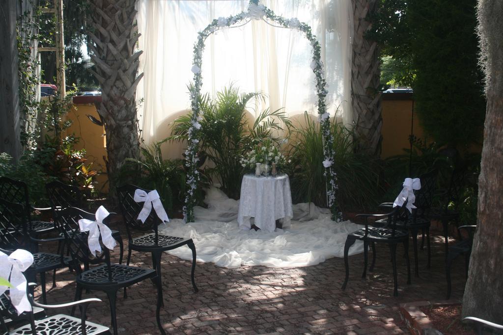 Old House And Restaurant