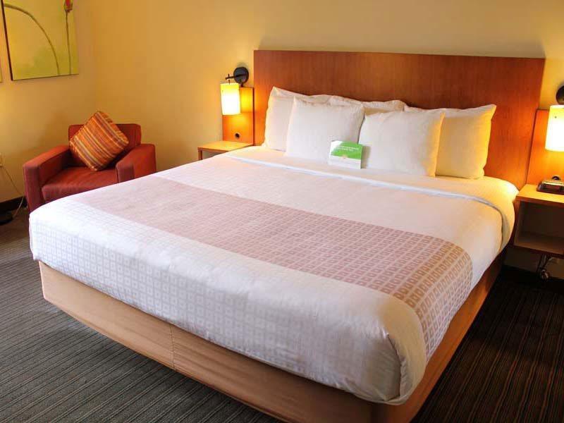 La Quinta By Wyndham Miami Hotel Cutler Bay