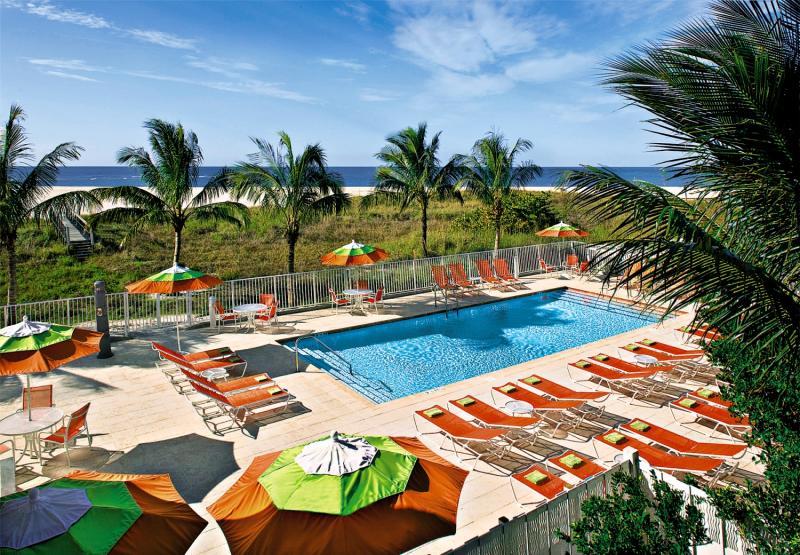 Hotel By Marriott St. Petersburg Treasure Island 3*
