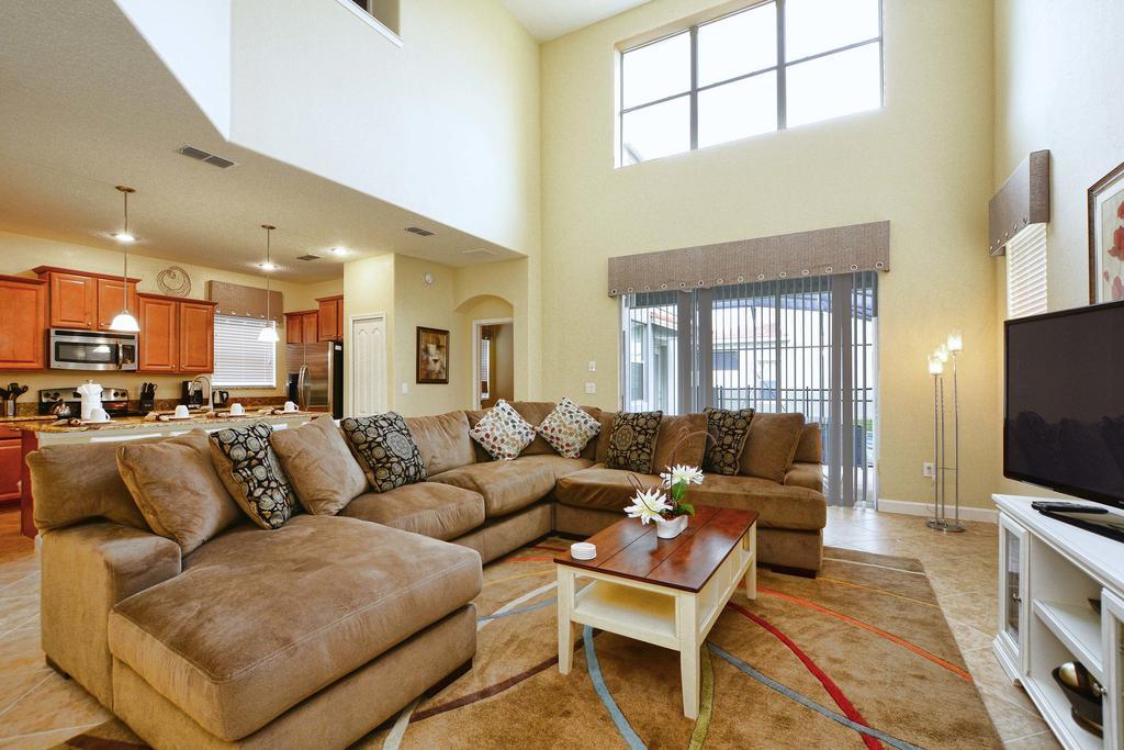 2954 Palm Avenue Pool