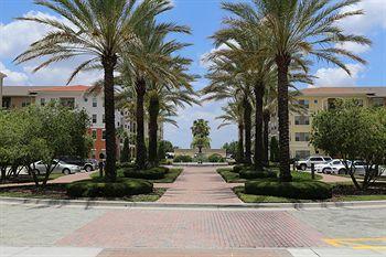 Premium Vista Universal Area Condos Apartment *