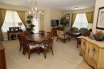 Premium Vista Universal Area Condos Apartment *