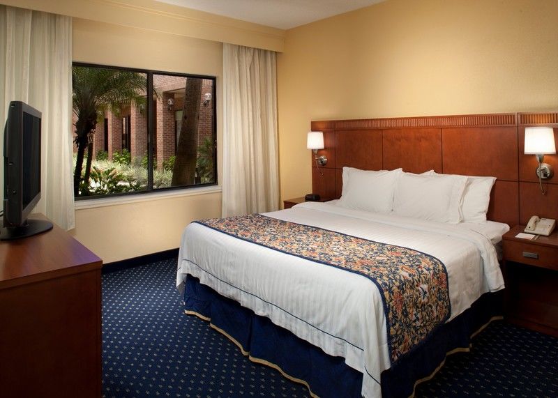 Courtyard By Marriott Lauderdale Of