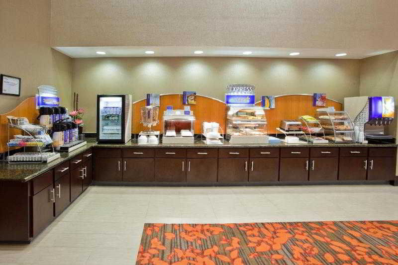Express North Telecom Park By Ihg Hotel Tampa