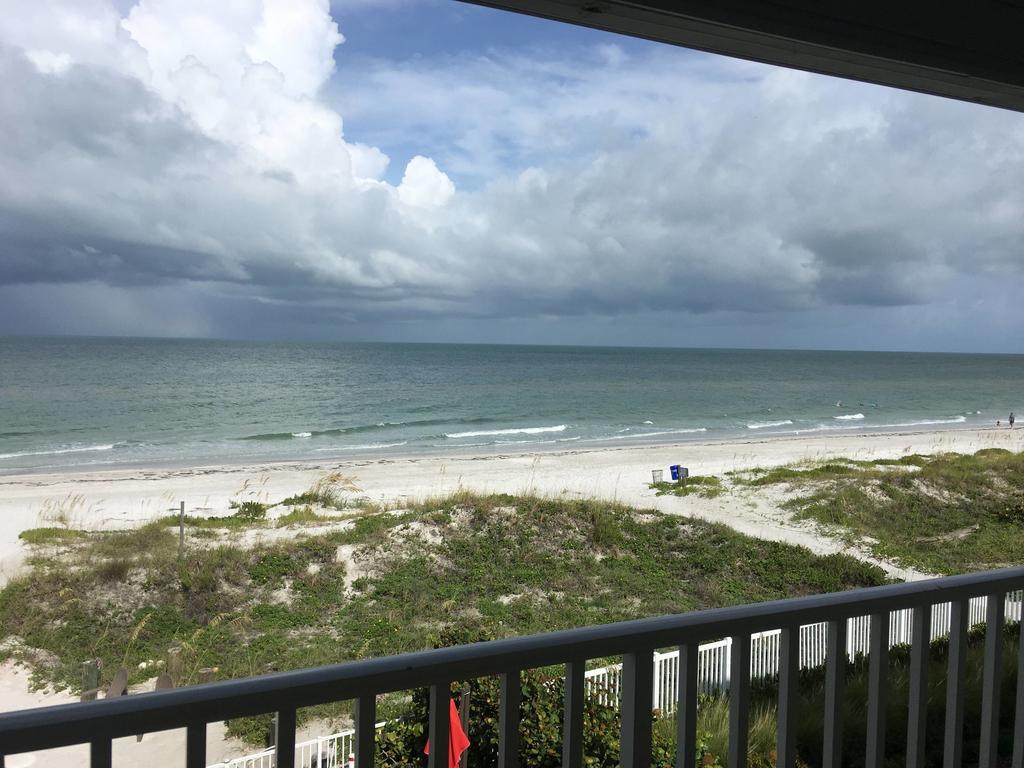 Joyce's Beachfront 2 Apartment Indian Shores