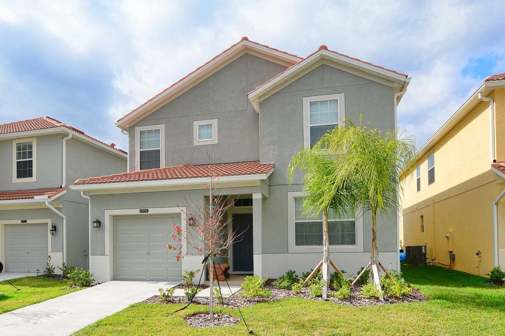 2954 Palm Avenue Pool Holiday home