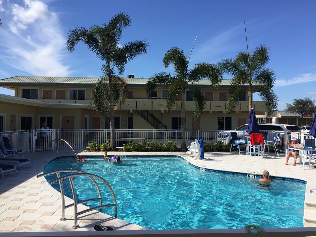 Curtis & Motel