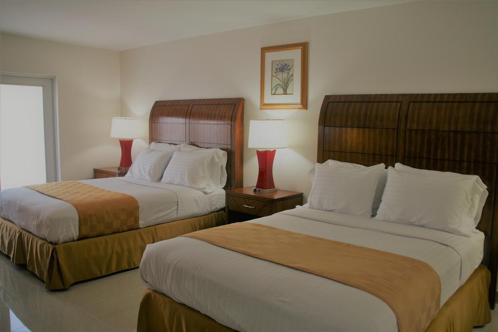Capri Motel 3*