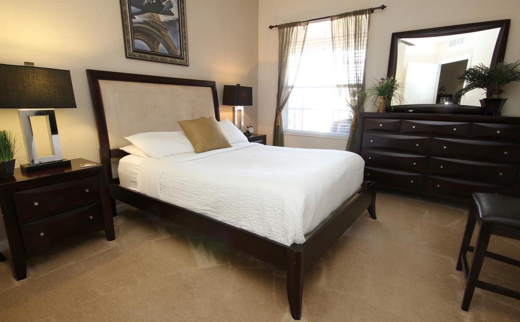 Fantastic Vista Cay: Luxury Poolside Near Theme Parks & Convention Center *