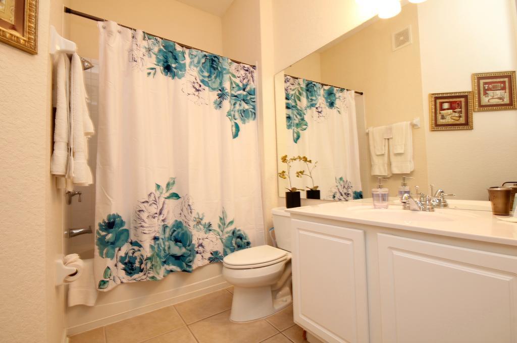 Fantastic Vista Cay: Luxury Poolside Near Theme Parks & Convention Center