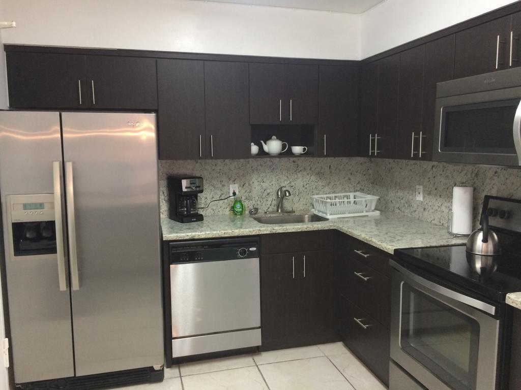 Apartment At The North Bay Village