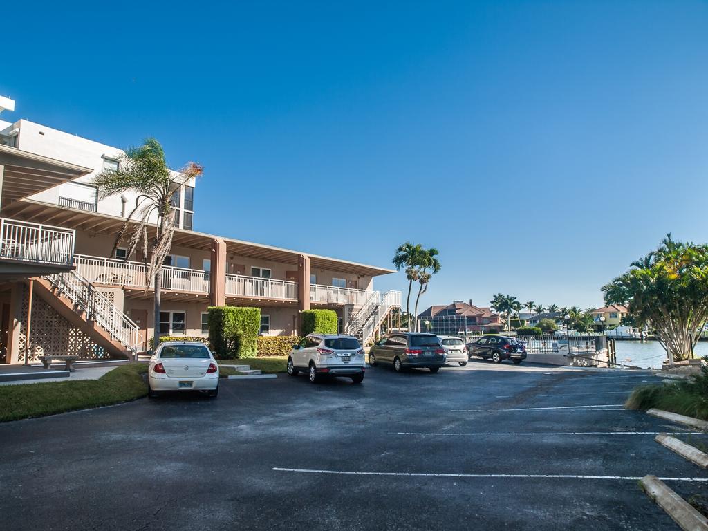 Kings Crown Florida * Naples